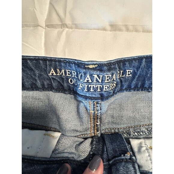 AMERICAN EAGLE Women’s Live Your Life Distressed Blue Jean Shorts Raw Hem Size 6 - Picture 3 of 9